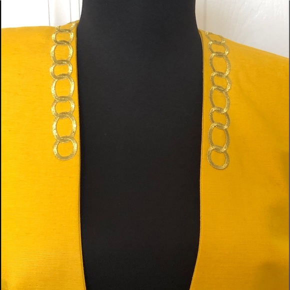 STUNNING Skirt & Jacket Suit - Picture 3 of 11